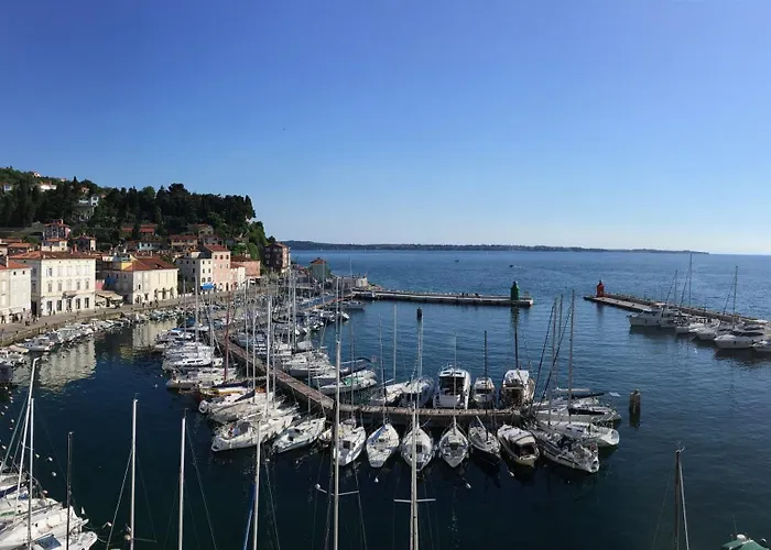 Seafront Ai Fari Piran